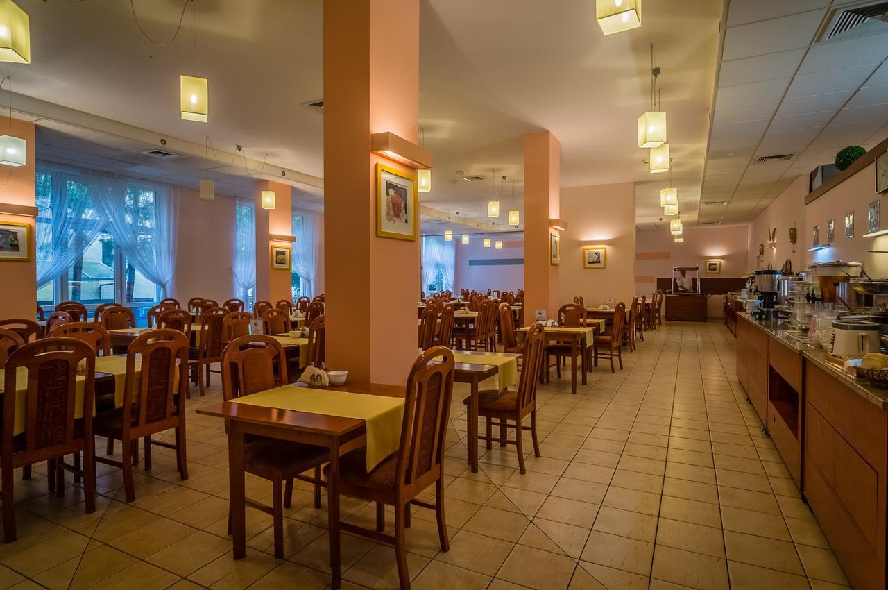 Hotel *** Nat Kołobrzeg Extérieur photo