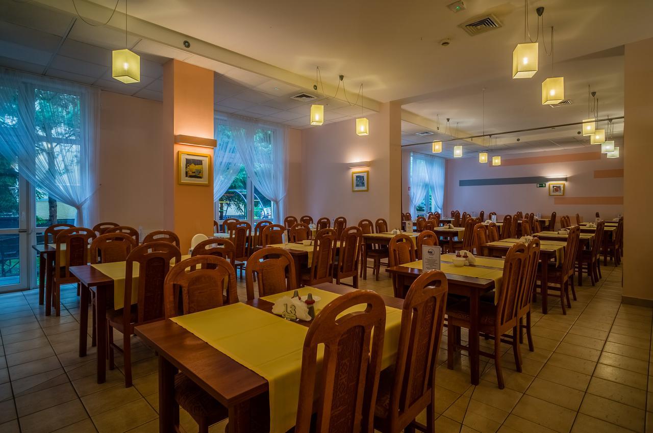 Hotel *** Nat Kołobrzeg Extérieur photo