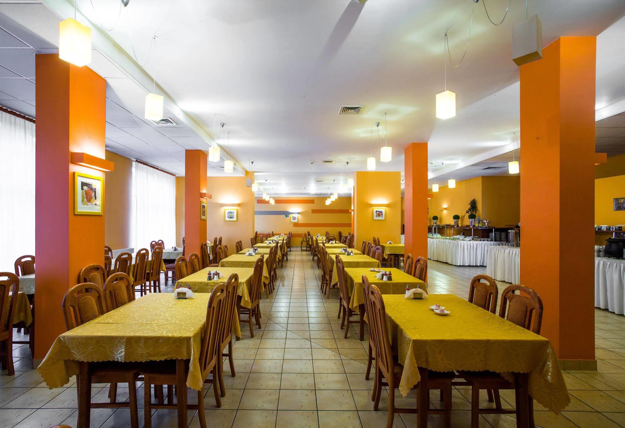 Hotel *** Nat Kołobrzeg Extérieur photo