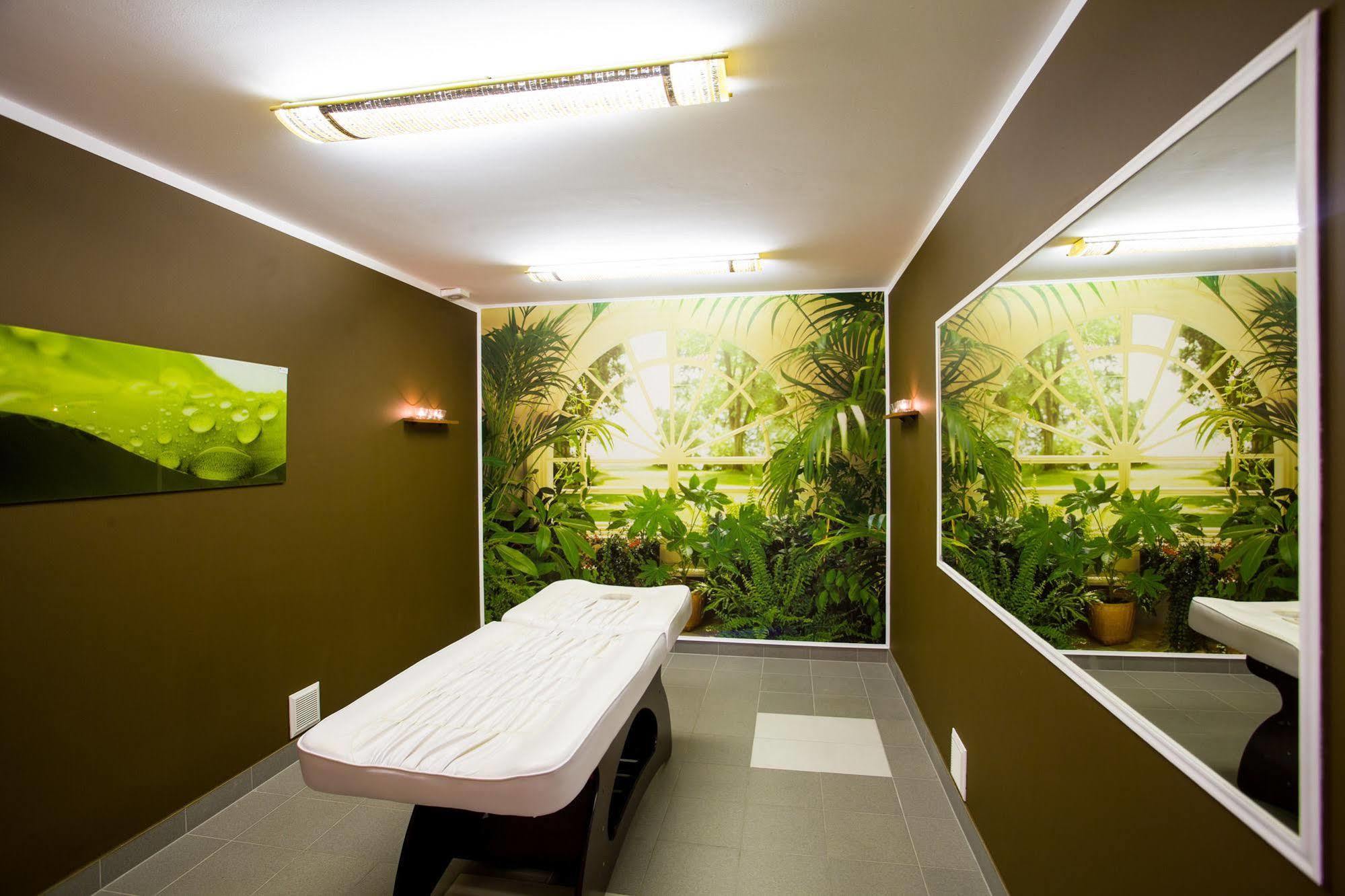 Hotel *** Nat Kołobrzeg Extérieur photo